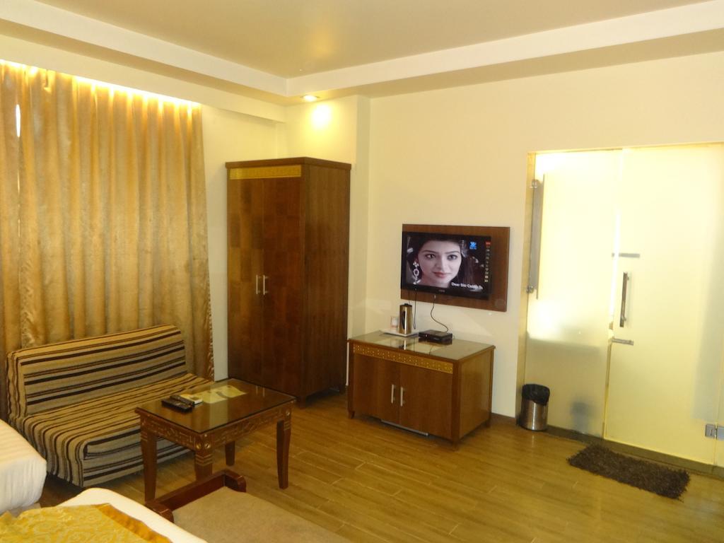 Hotel Picasso Paschim Vihar Delhi - Couple Friendly Local Ids Accepted Extérieur photo