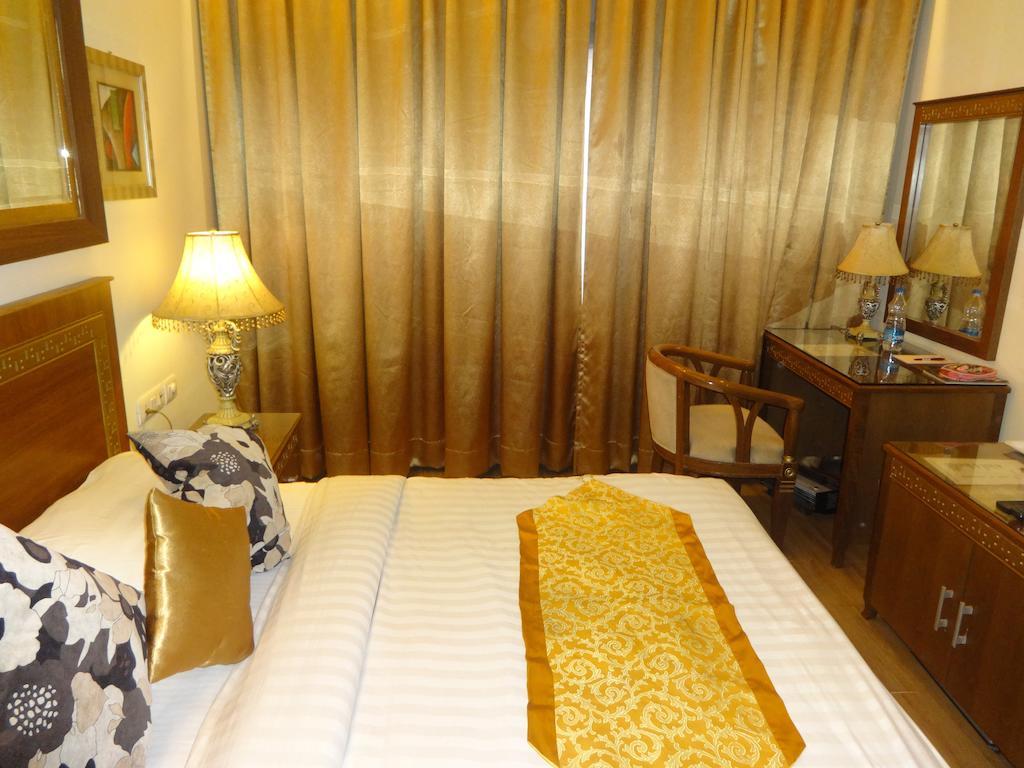 Hotel Picasso Paschim Vihar Delhi - Couple Friendly Local Ids Accepted Chambre photo