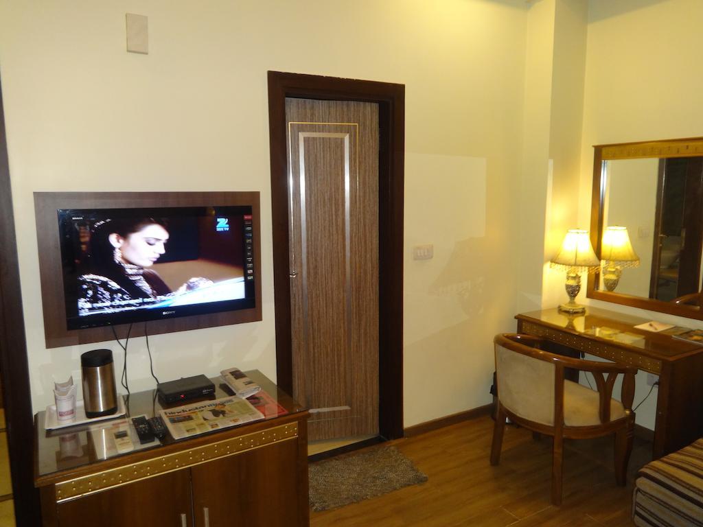 Hotel Picasso Paschim Vihar Delhi - Couple Friendly Local Ids Accepted Chambre photo