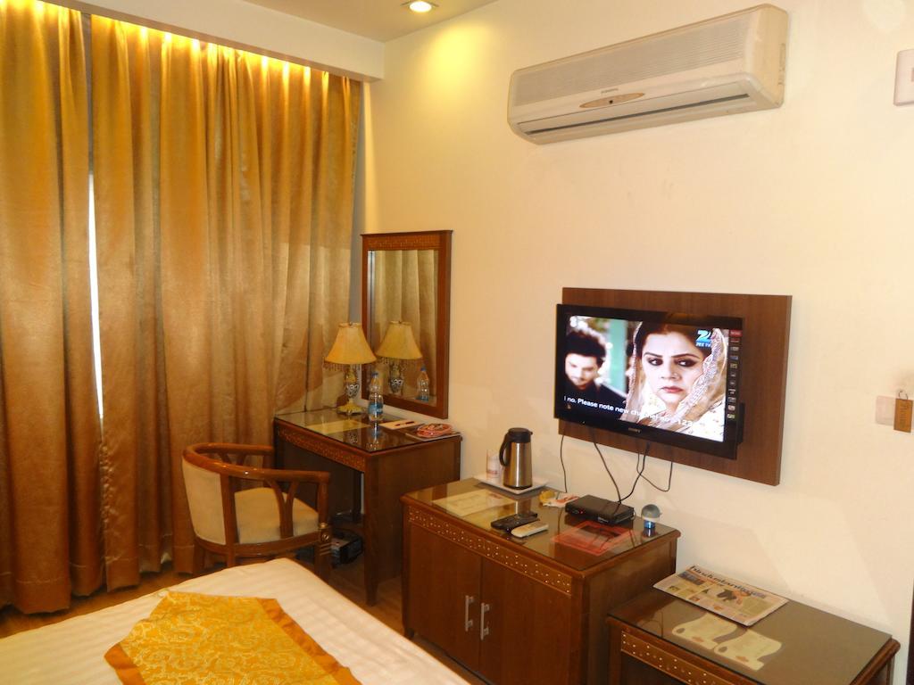 Hotel Picasso Paschim Vihar Delhi - Couple Friendly Local Ids Accepted Chambre photo