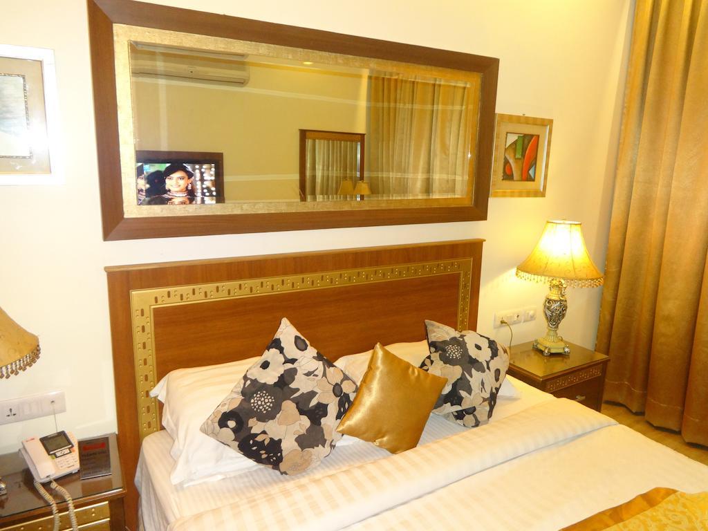 Hotel Picasso Paschim Vihar Delhi - Couple Friendly Local Ids Accepted Chambre photo