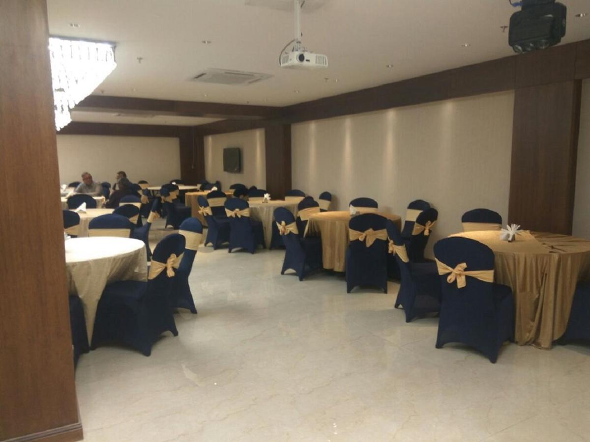 Hotel Picasso Paschim Vihar Delhi - Couple Friendly Local Ids Accepted Extérieur photo