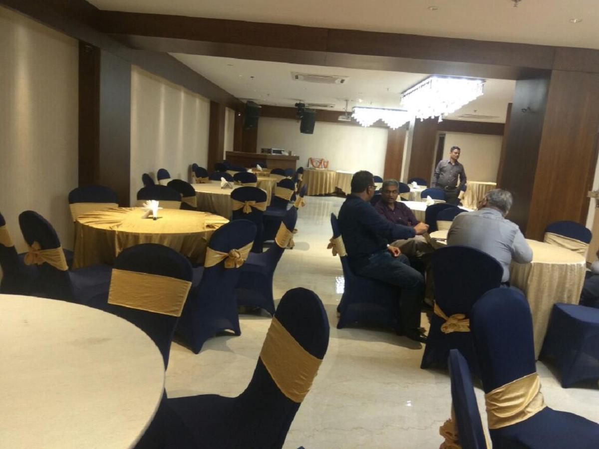 Hotel Picasso Paschim Vihar Delhi - Couple Friendly Local Ids Accepted Extérieur photo
